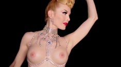Shining Burlesque Babe Reveals Her Boobs